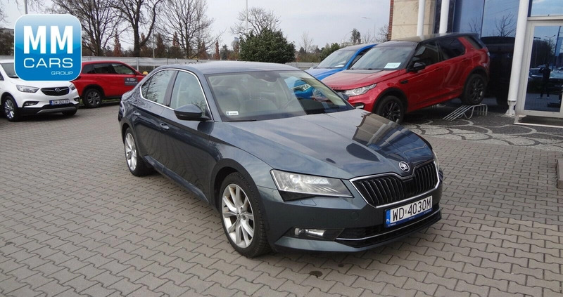Skoda Superb cena 76850 przebieg: 194300, rok produkcji 2019 z Sandomierz małe 191